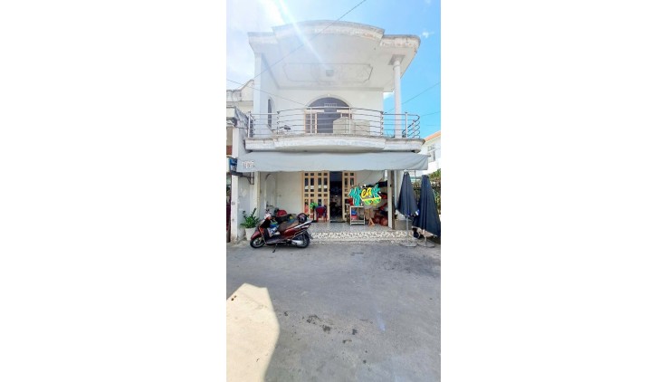Ngộp Bank!!Giảm sốc 800tr !!! Chỉ còn 5tỷ7, Nhà2  tầng 100m2, SHR,  1/ Nguyễn Văn Quá, sát bên chợ cầu, Hẻm Ba gác